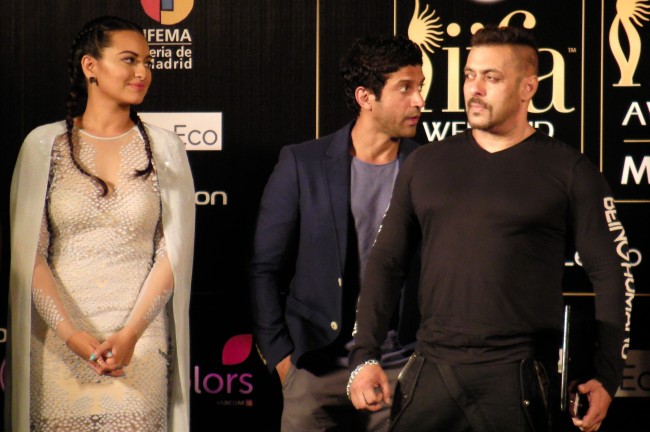 Salman Khan, Farhan Akhtar, Sonakshi Sinha at IIFA 2016 Madrid